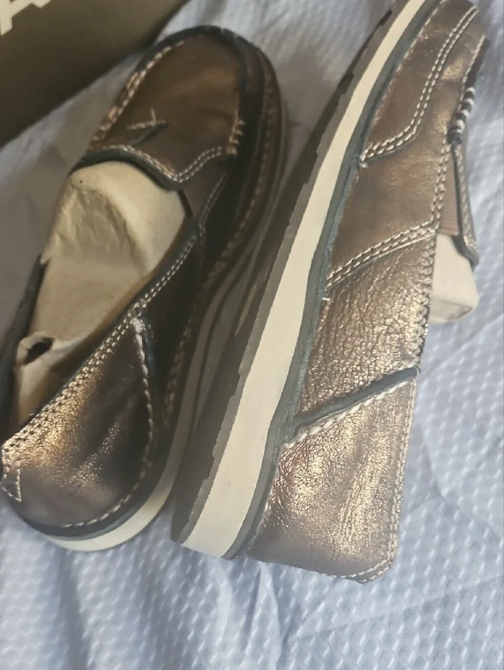 Ariat Bronze Metallic Slip-On Moccasin Loafer Cruisers Womens Size 6